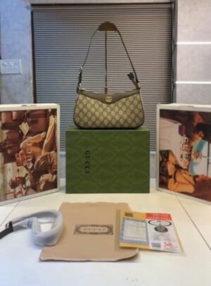 GUCCI MINI BAG WITH INTERLOCKING GWHERE ELEGANCE MEETS PETITE GLAMOUR DUBBLE BOX PACKING