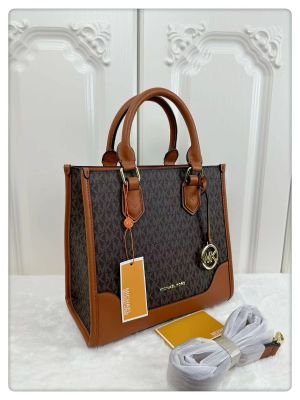 Michael_Kors tote with dust cover 5319